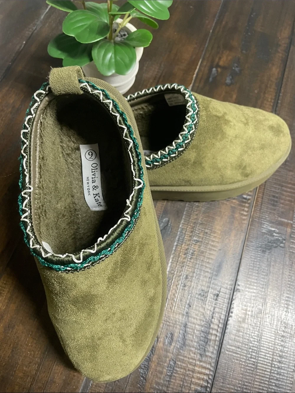 Olivia & Kate Women's STORMY Olive Green Platform Slip-On Shoes SZ 9